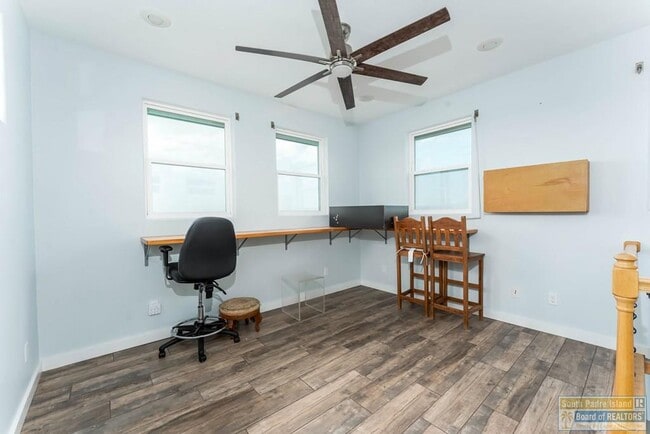 Building Photo - 133 Oleander Dr