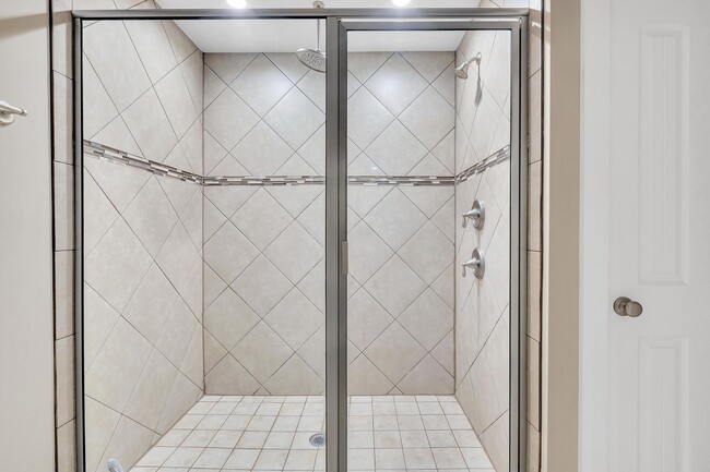 Building Photo - Beautiful 3 Bedroom with bonus in Sneads Ferry