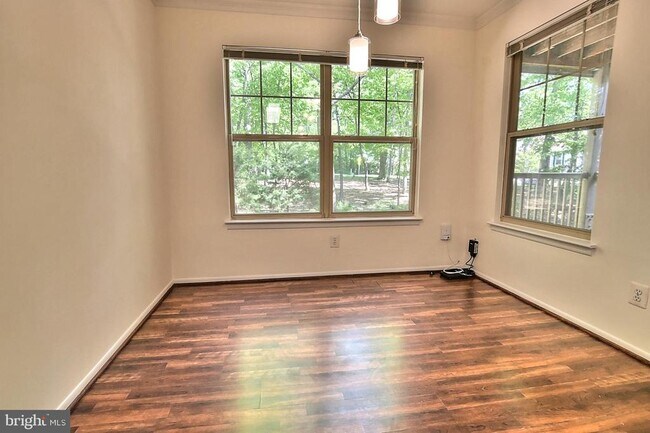 Building Photo - 1702 Ascot Way