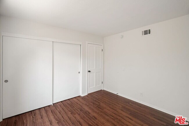 Building Photo - 2952 Bottlebrush Dr