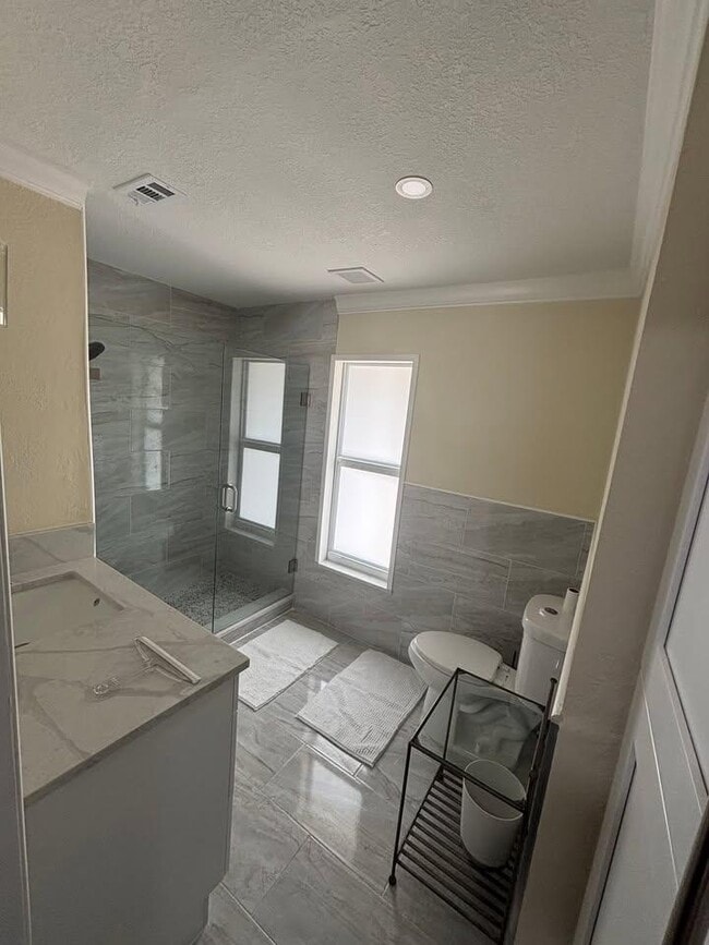 Building Photo - 1257 SE Airoso Blvd