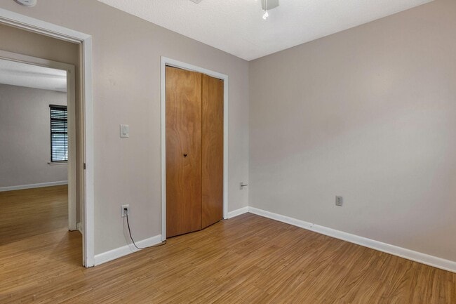 Building Photo - 400 31st St