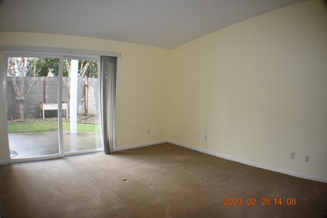 Building Photo - 104 Southwood Ct