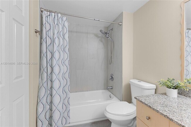 Building Photo - 2486 Centergate Dr