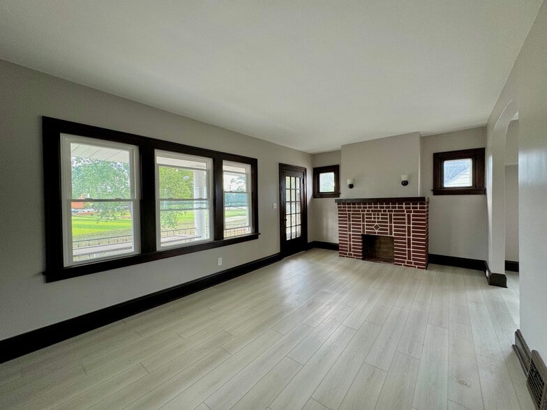 Building Photo - 4748 E 94th St