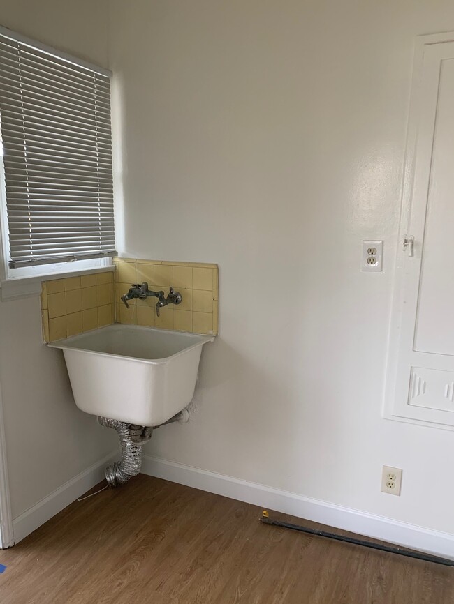 In-Unit Laundry Room - 1134 W 85th St