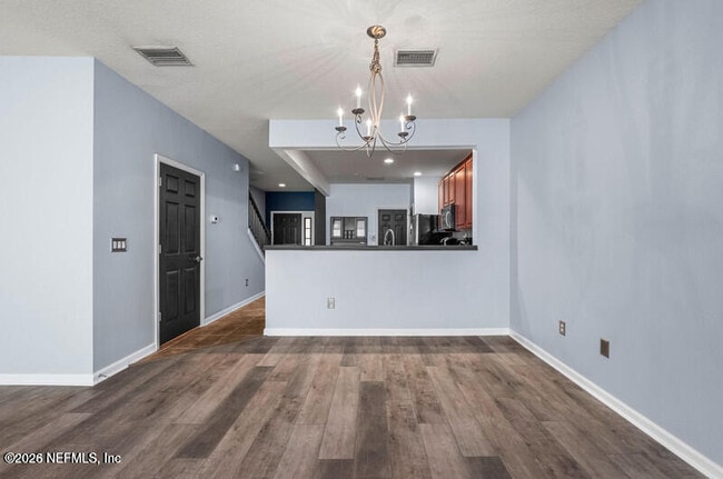 Building Photo - 4265 Highwood Dr