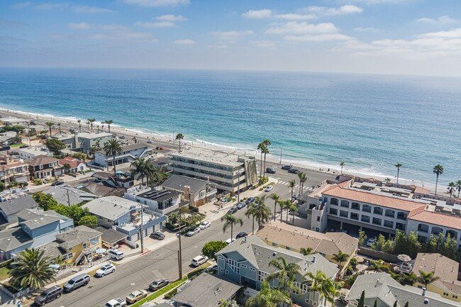 Building Photo - Carlsbad Village  Furnished 2 bedroom/2 ba...