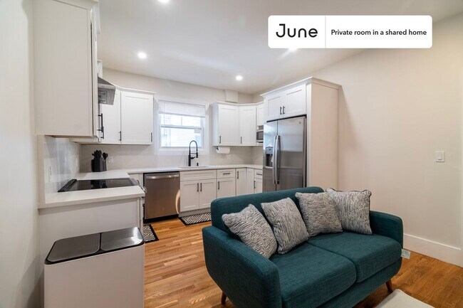 Building Photo - Room in Shared 5 bed/2 bath home in Roxbury