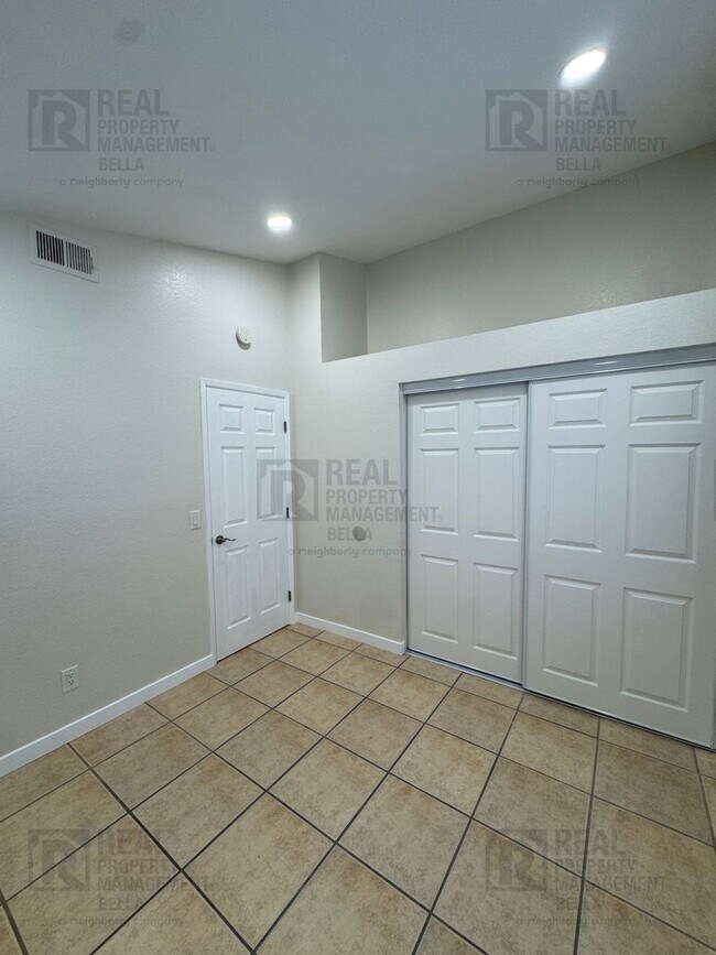 Building Photo - Corner-Lot Charmer with Open Layout and Sp...