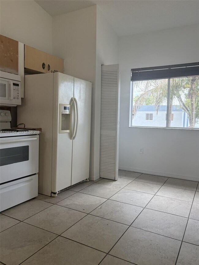 Building Photo - 6425 SW 130th Pl