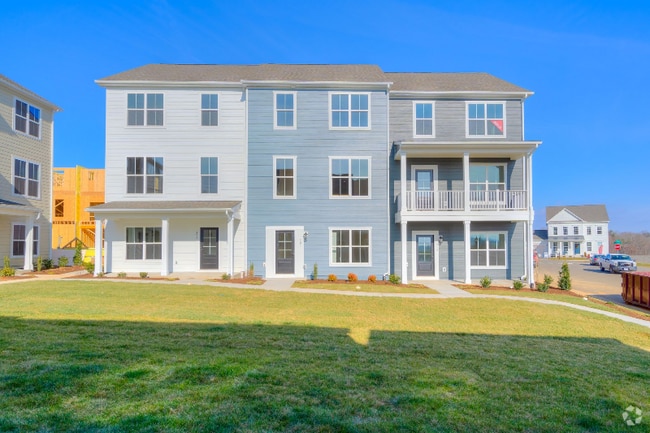 Building Photo - 505 John Adams Dr NW