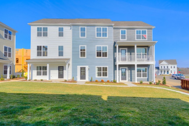 Building Photo - 505 John Adams Dr NW