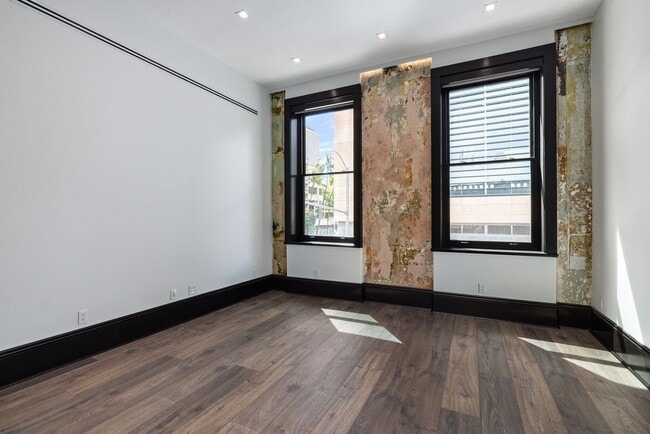 Building Photo - Historic Charm with Live-Work Flexibility in Downtown Honolulu