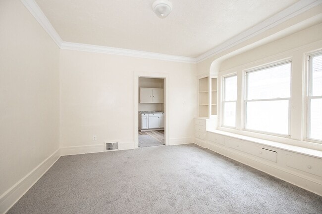 Building Photo - 3331 E 140th St