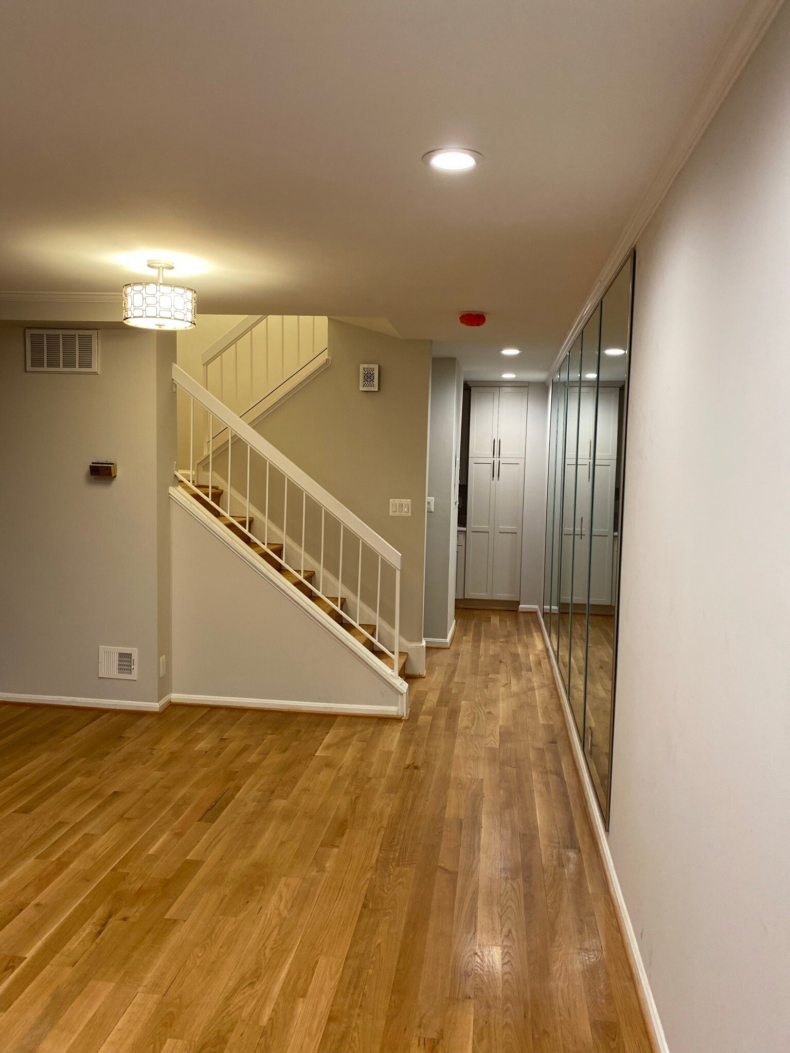 Main Floor Dining - 1085 Paper Mill Ct NW