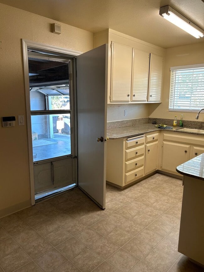 Building Photo - Corner Lot Home