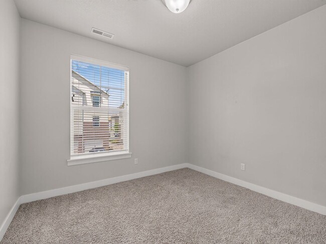 Building Photo - Spacious 3 Bed, 2 Bath Condo in The Exchange – Lehi, UT