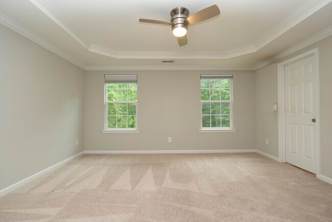 Building Photo - A charming house with 4 beds and 3.5 bath ...