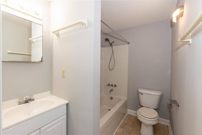 Building Photo - College Street