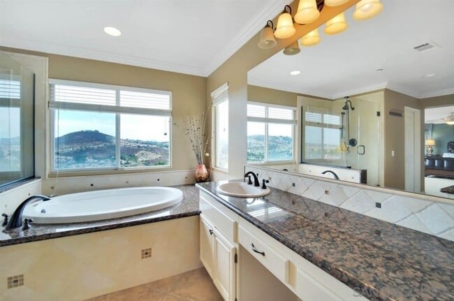 Building Photo - 10394 Valley Waters Dr