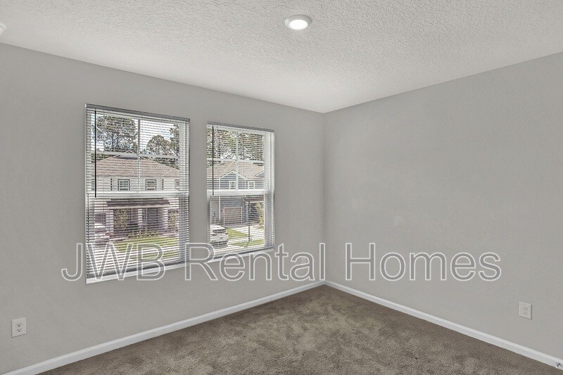 Building Photo - 14567 Macadamia Ln