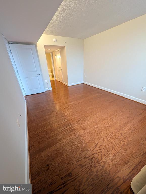 Building Photo - 11800 Sunset Hills Rd