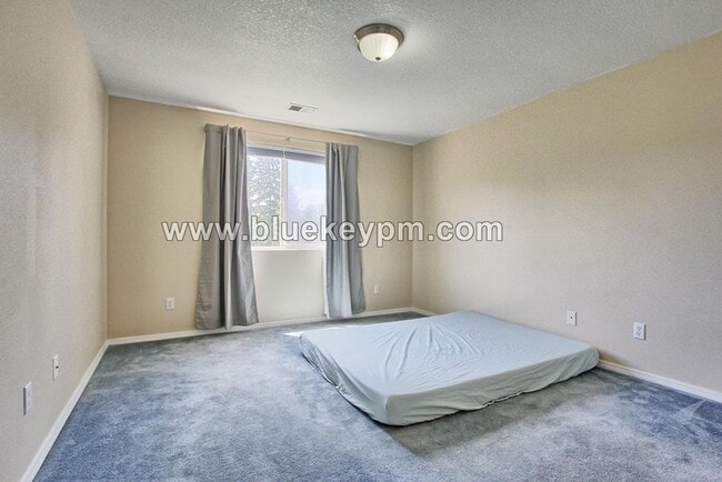 Building Photo - 3 Bed, 2.5 Bath Home in Beaverton near Wes...