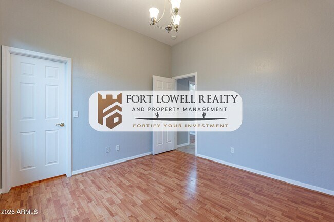 Building Photo - 13354 W San Miguel Ave