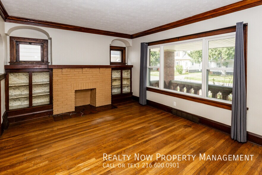 Building Photo - 3765 W 134th St