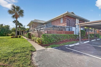 Building Photo - 3004 SE Round Table Dr