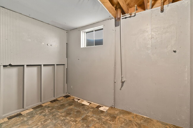 Building Photo - 7048 Lipan St