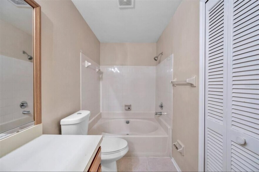 Building Photo - 2124 Fletchers Point Cir