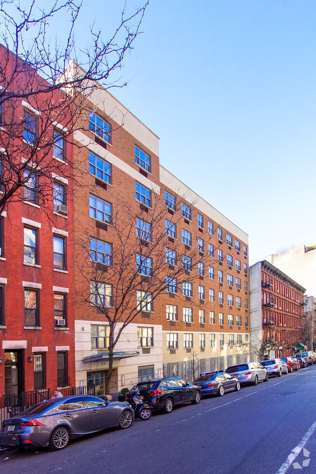 Building Photo - Revere