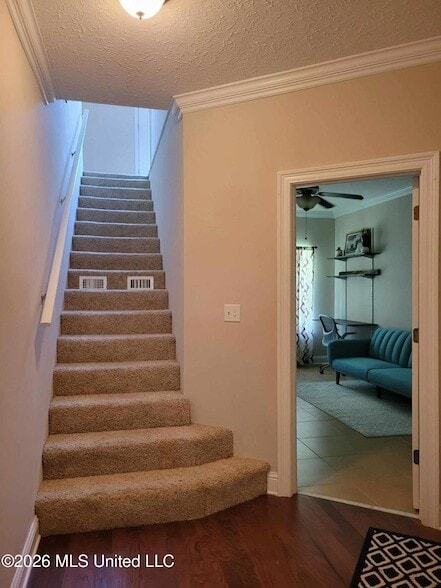 Building Photo - 611 Peach St