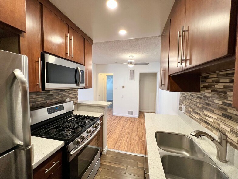 Building Photo - 3601 Keystone Av