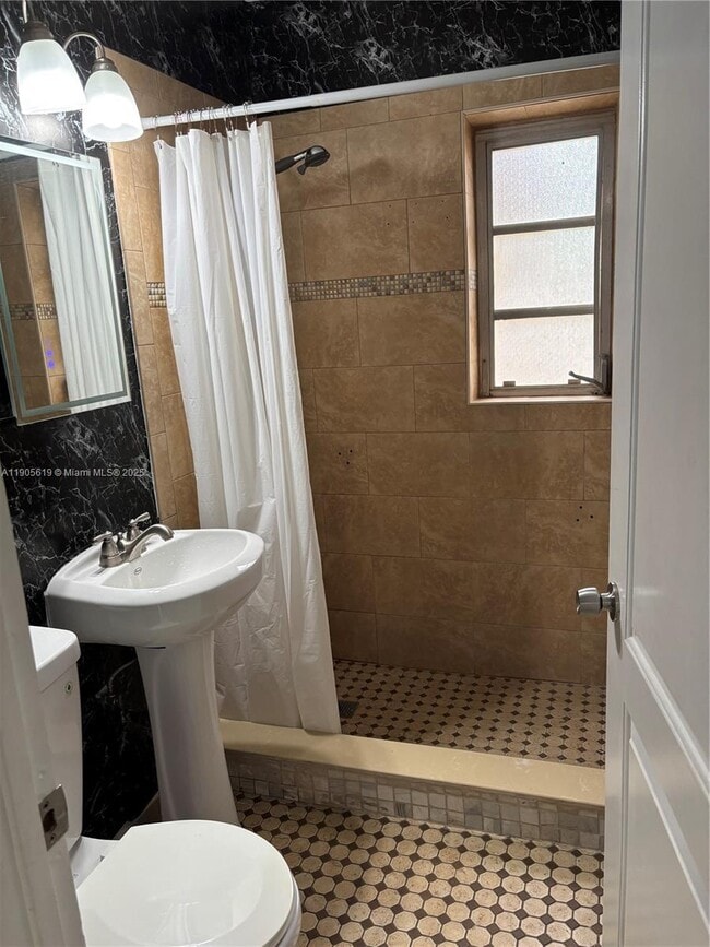 Building Photo - 75 E 13th St