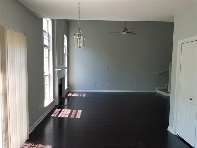 Building Photo - 3690 Ridgefair Dr