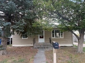Building Photo - 1113 Ave F