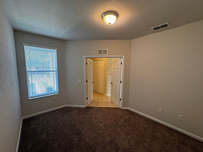 Building Photo - 4401 SW 52nd Cir