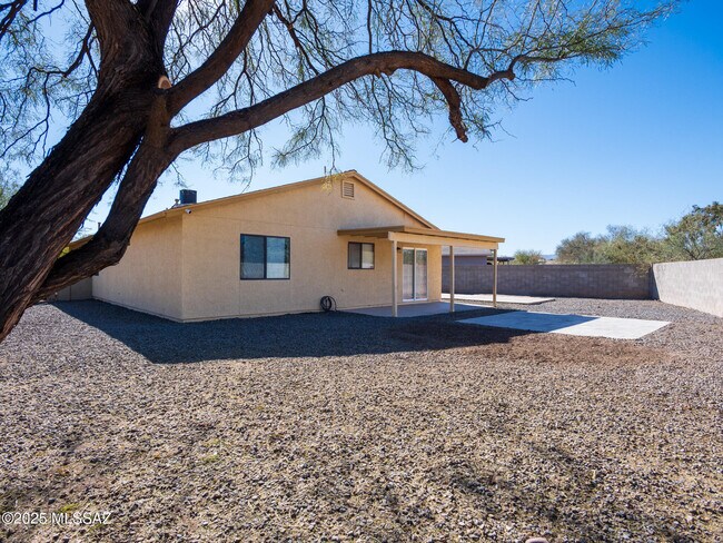 Building Photo - 1672 W Wood Crest Ct