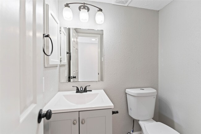 Building Photo - 703 Brookford Dr