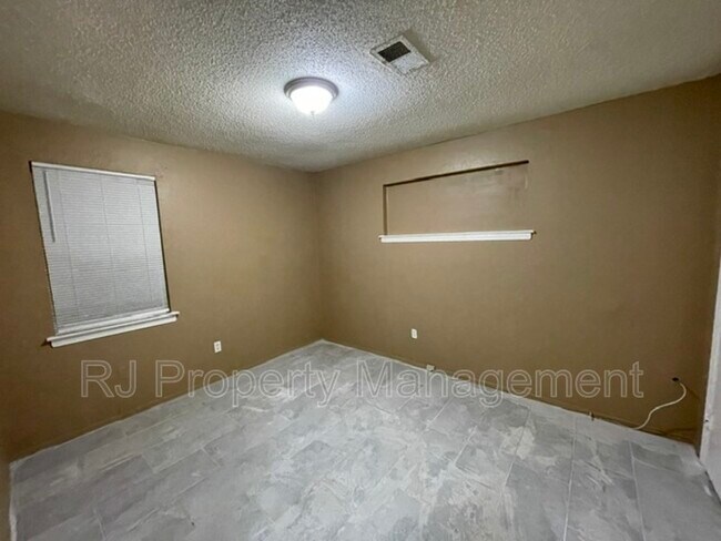 Building Photo - 1766 Cincinnati Rd