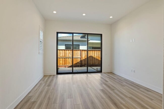 Building Photo - 1839 Snowflower Pl