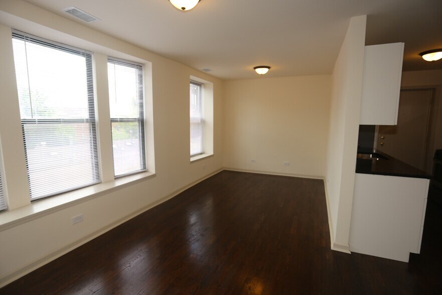 Building Photo - 4654 Malden St
