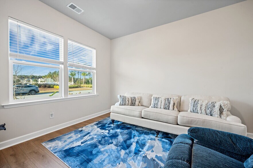 Building Photo - 188 Lucca Dr