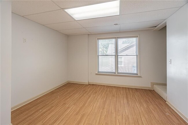 Building Photo - 5646 Nottingham Dr NW