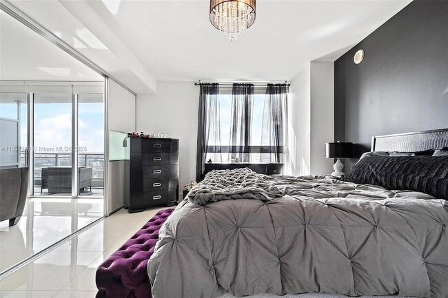 Building Photo - 90 SW 3rd St