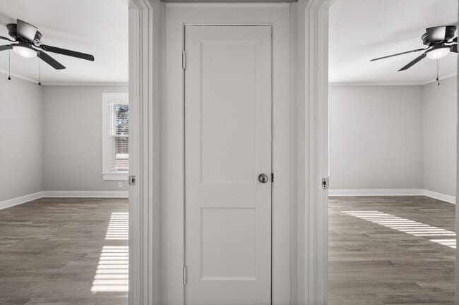 Building Photo - 501 E 4th St