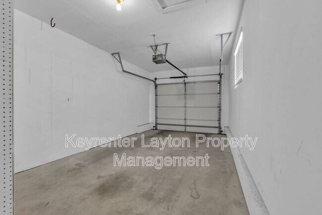 Building Photo - 105 E 820 S
